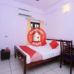Hotel Oyo 26697 United Residency, Kazhakuttam